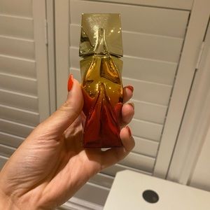Christian Louboutin body oil(Tornade blonde)